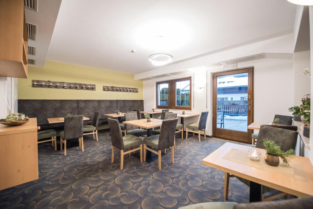 نوفا بونينتي Apparthotel Feldhof - Living And Bistro المظهر الخارجي الصورة
