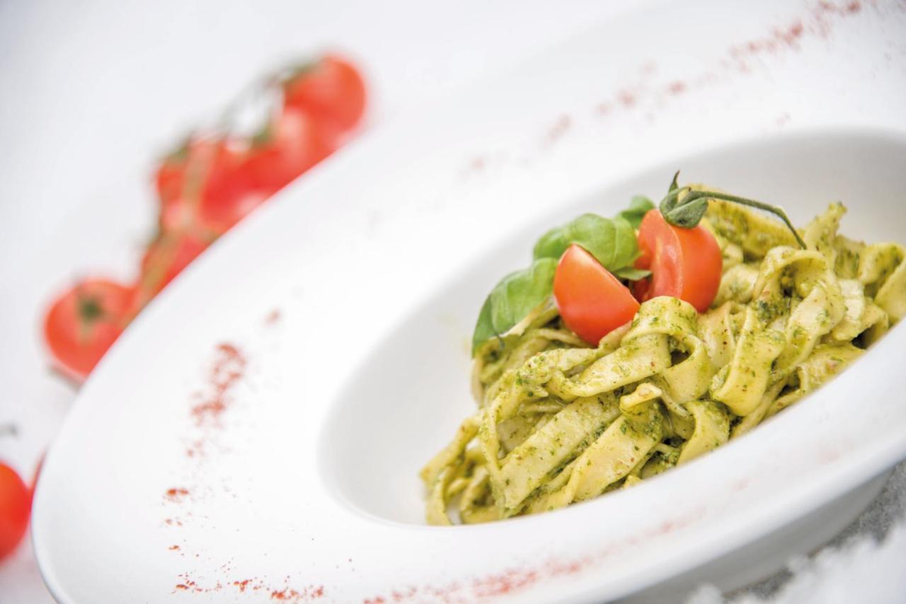 نوفا بونينتي Apparthotel Feldhof - Living And Bistro المظهر الخارجي الصورة